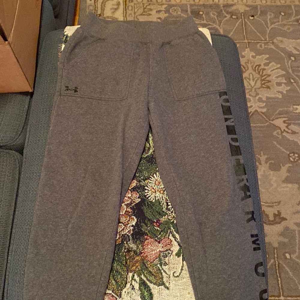 Never worn grey under amour sweats